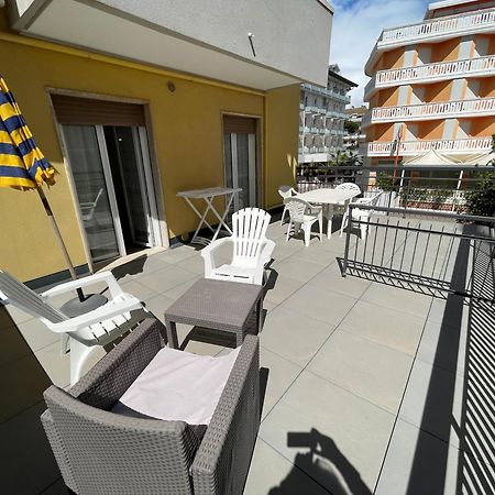 Residence Pace - Agenzia Cocal Каорле Екстер'єр фото