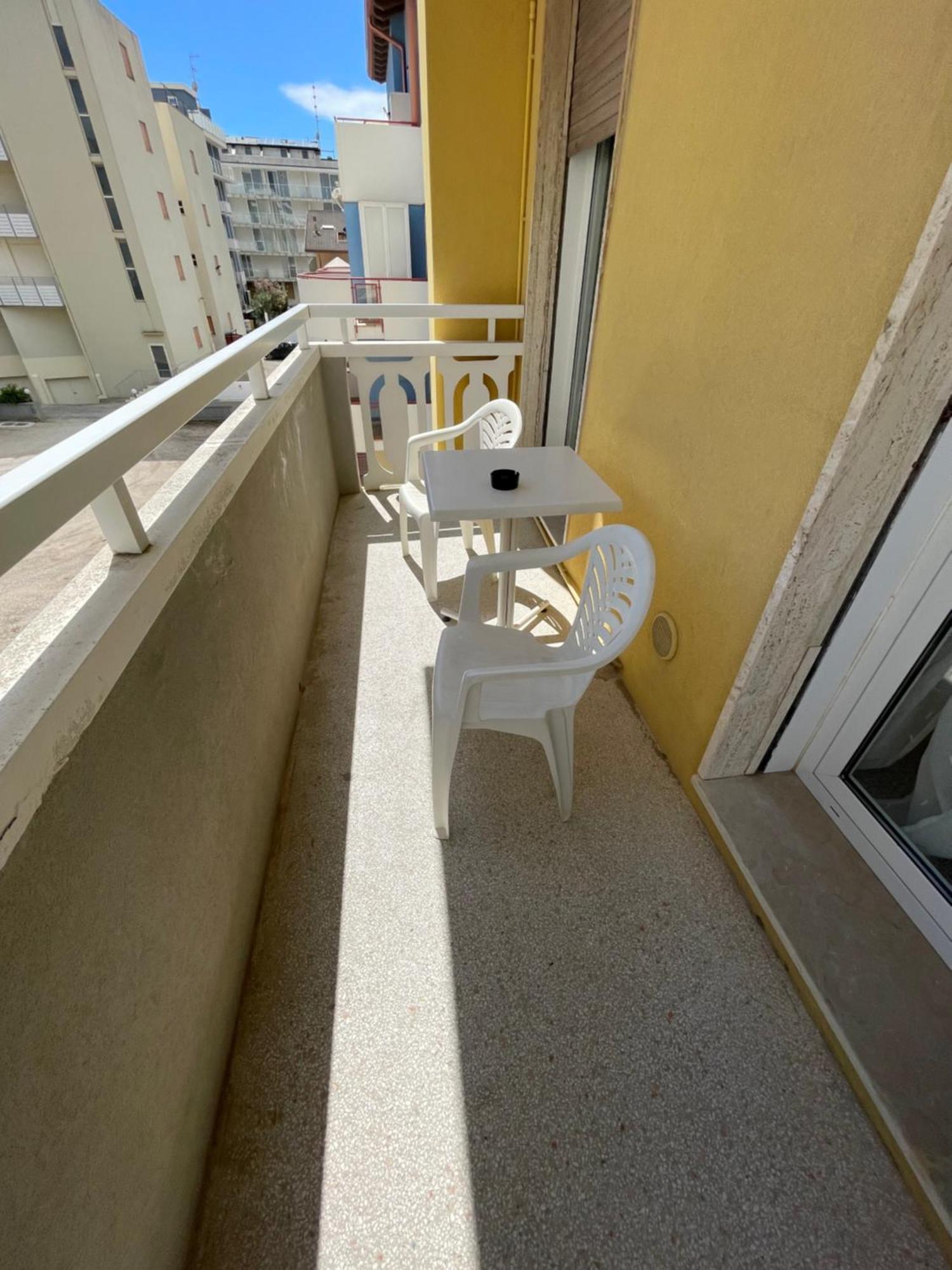 Residence Pace - Agenzia Cocal Каорле Екстер'єр фото
