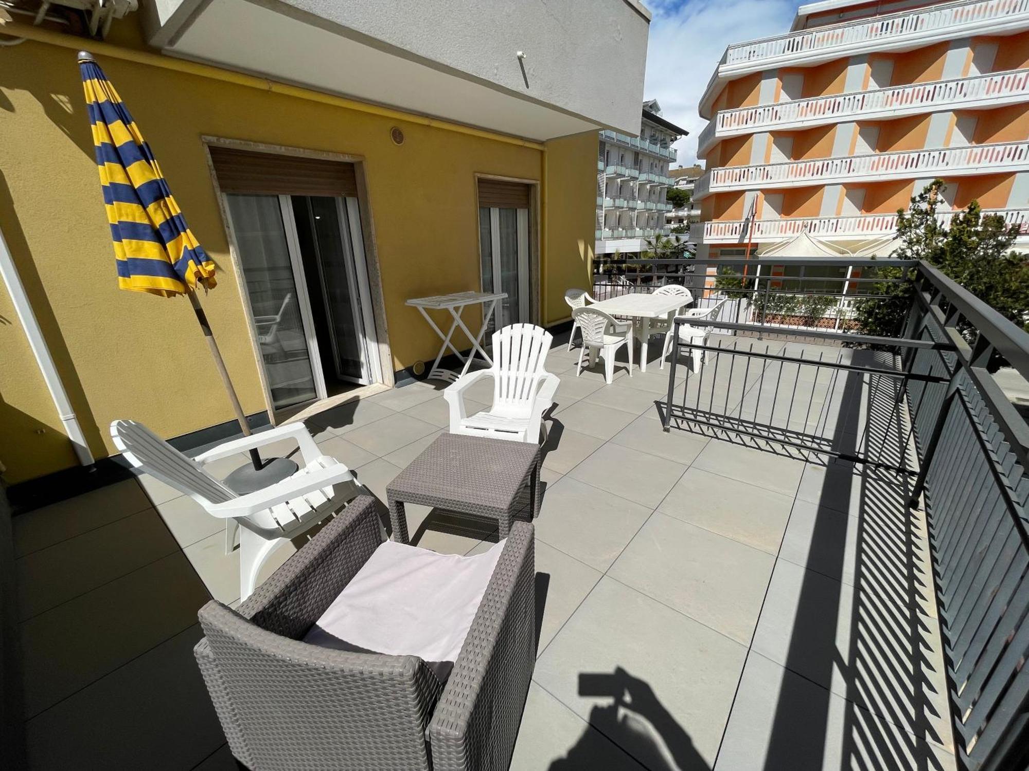 Residence Pace - Agenzia Cocal Каорле Екстер'єр фото